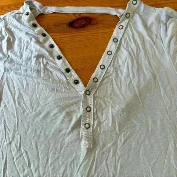 American Eagle, Deep V-Back, Gray Women's Top - M - Picture 2 of 6
